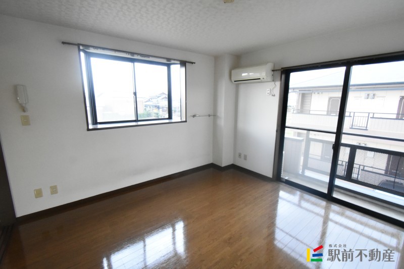 居室・リビング　おしゃれなフローリング