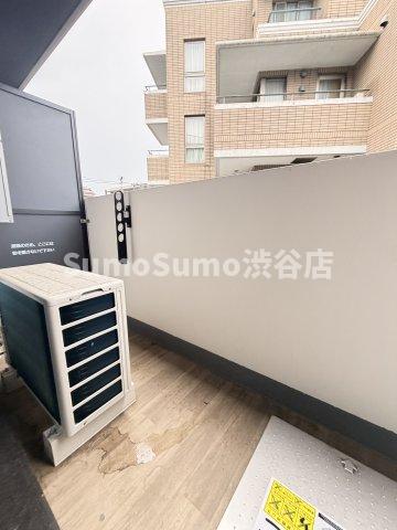 バルコニー　暖かな日差しのふりそそぐバルコニー