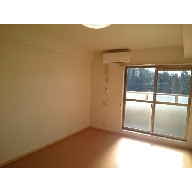 居室・リビング　※別部屋にて撮影写真有り