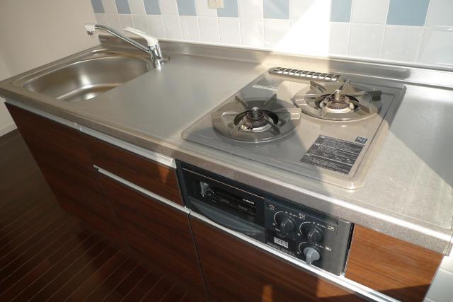 キッチン　※同タイプ部屋の写真です。