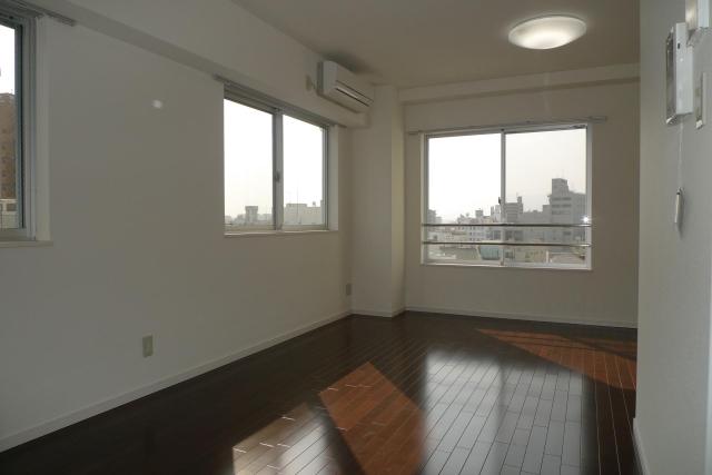 居室・リビング　※同タイプ部屋の写真です。