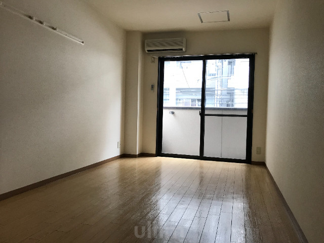 居室・リビング　※同タイプの他のお部屋です