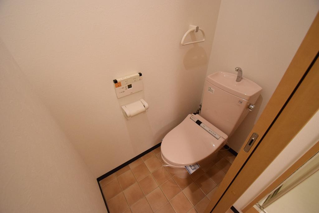 トイレ　シャワー付トイレ