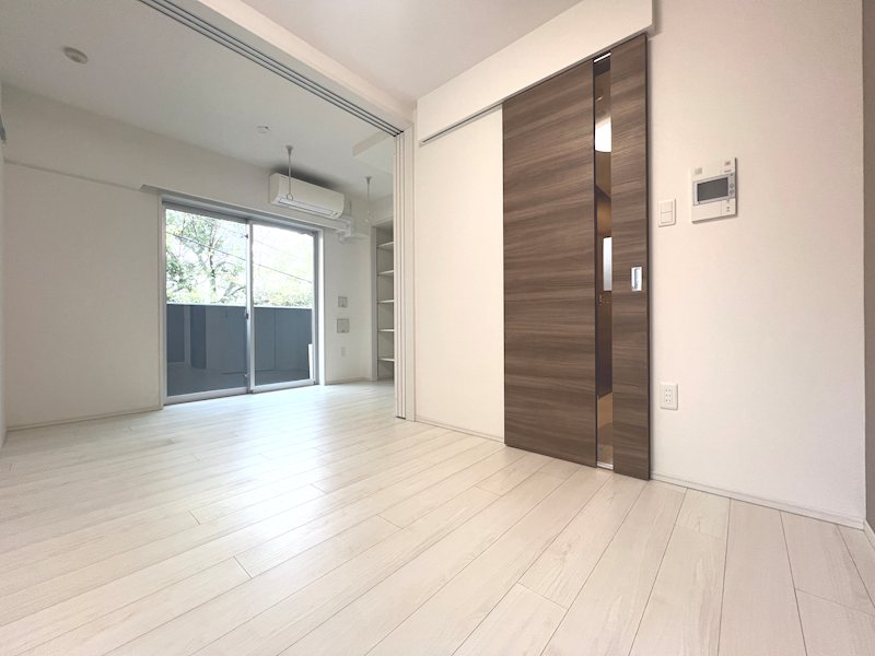 居室・リビング　☆明るい洋室☆