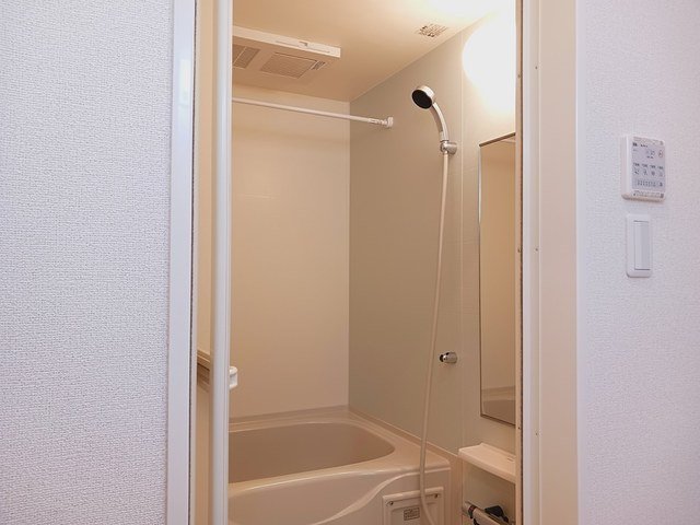 バス・シャワールーム　お風呂で日々の疲れを落としましょう