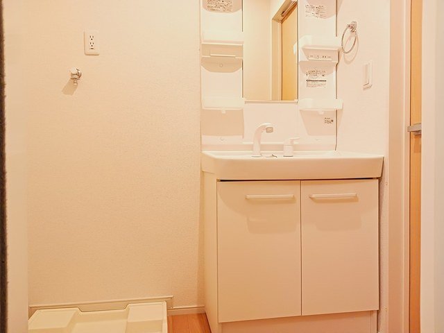 洗面設備　コンパクトで使いやすい洗面所