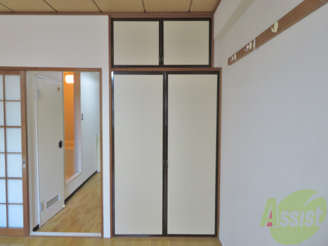 収納　収納は上部にも付いており、沢山入りそうですね