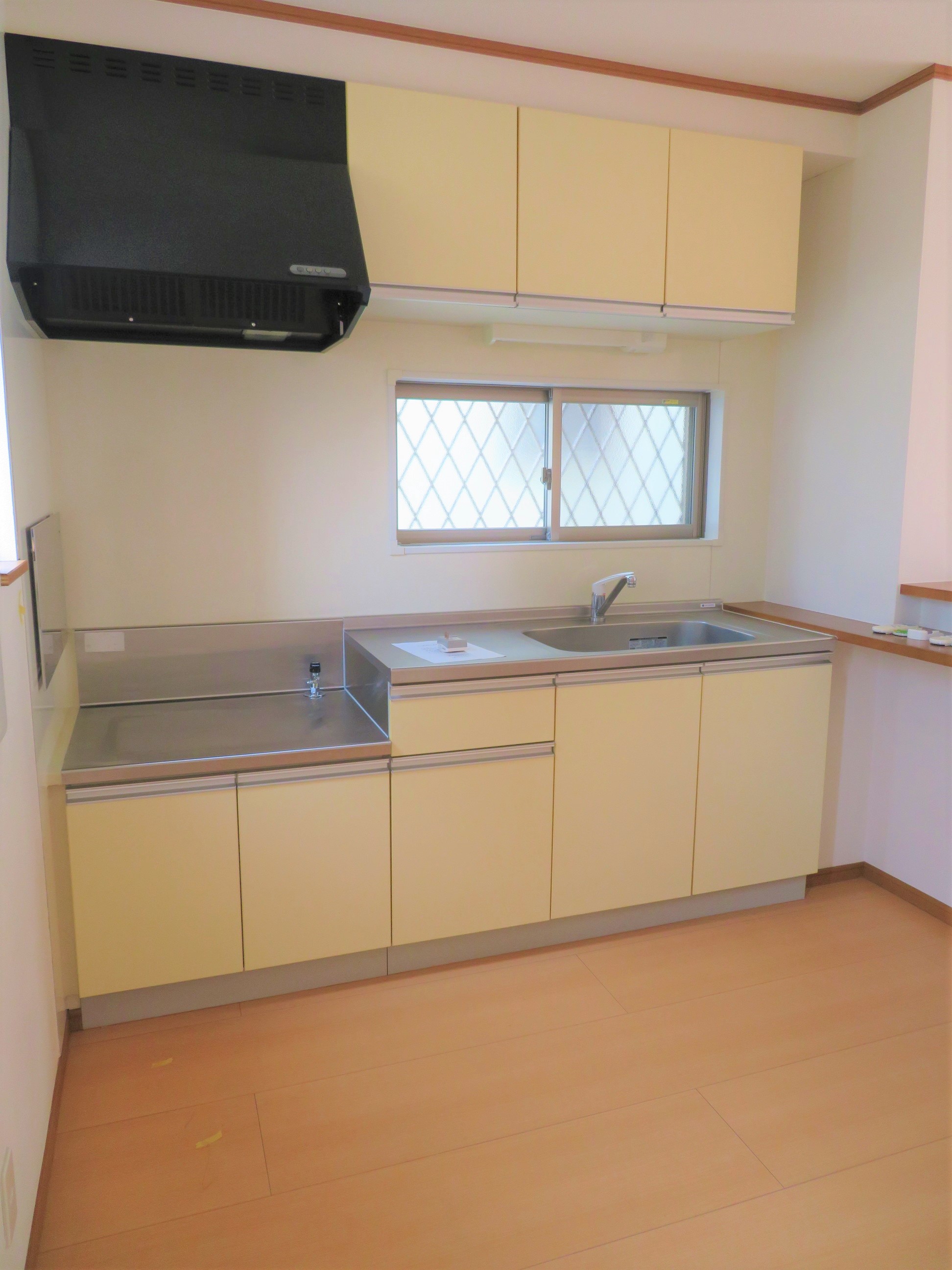 キッチン　L字型キッチンです。賃貸には珍しいキッチンですよ！