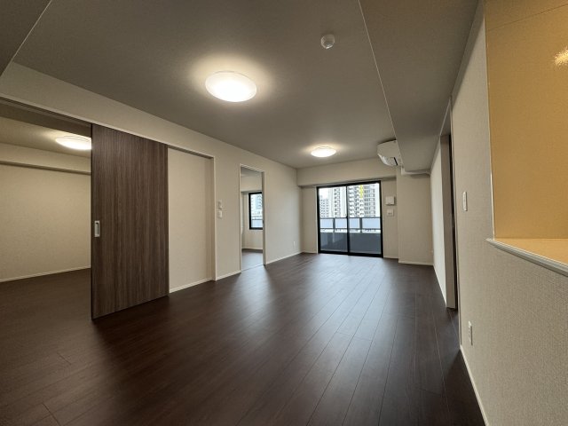 居室・リビング　※写真は同物件別部屋です。