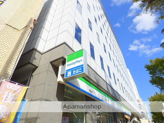 コンビニ　ファミリーマート（コンビニ）まで575m