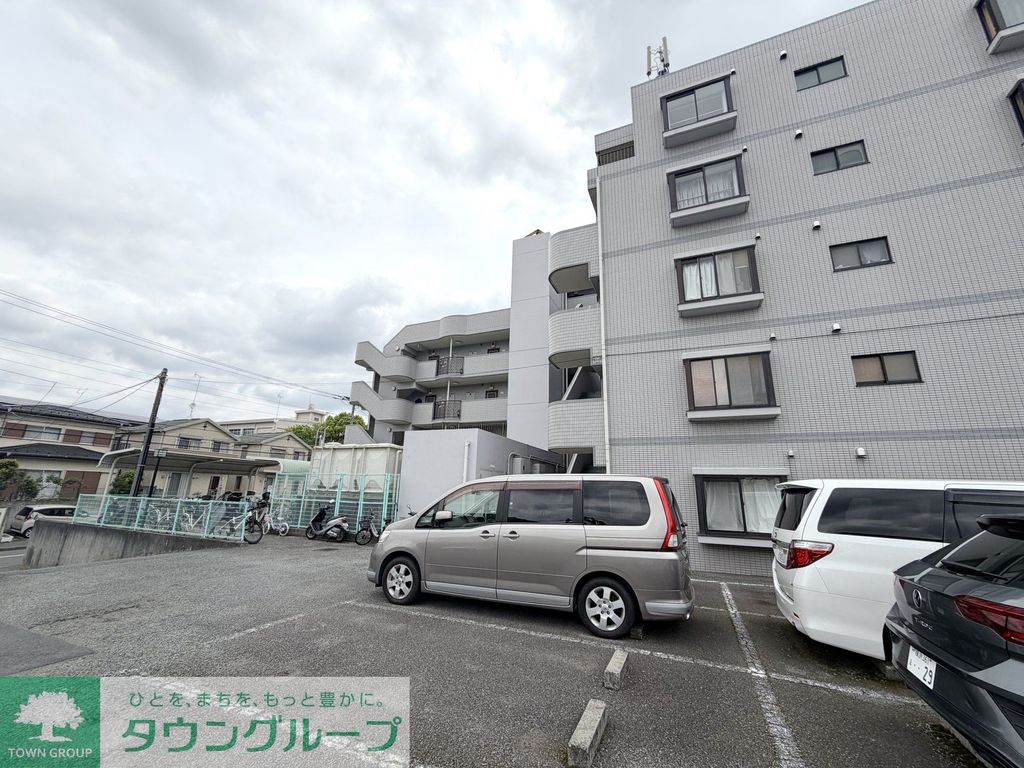 駐車場　駐車場