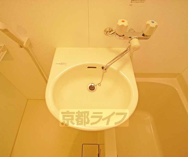 洗面設備　綺麗な洗面です。