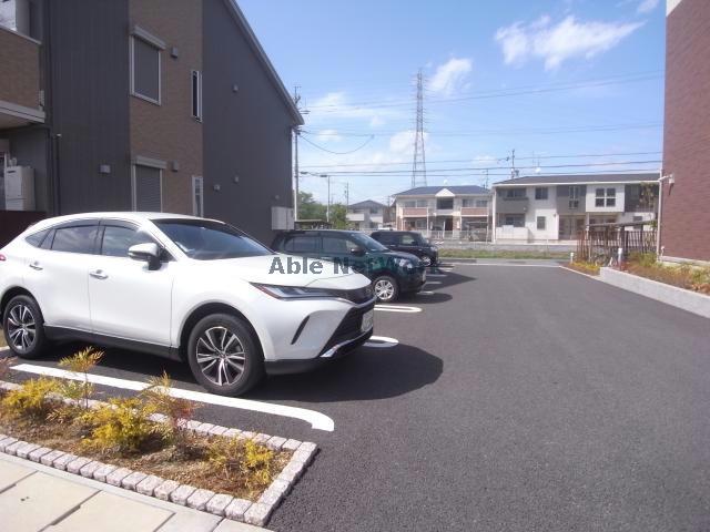 駐車場　駐車場