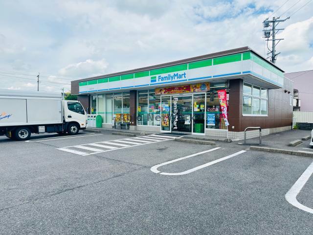 コンビニ　ファミリーマート大垣西之川店（コンビニ）まで910m