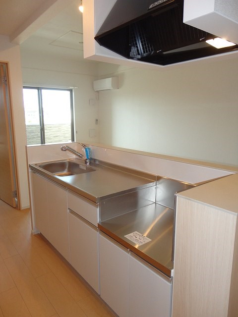 キッチン　写真は203号室です（参考）