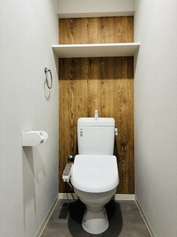 トイレ　※同棟内・別部屋の写真です