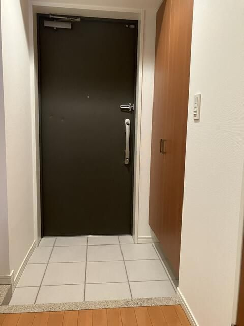 玄関　■モニタ付インターホン■シューズクローゼット■ダウンライト