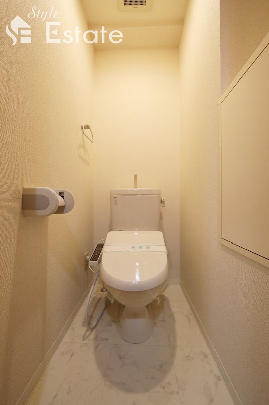 トイレ　便座温水洗浄機能付き