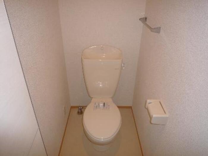 トイレ　落ち着いたトイレです