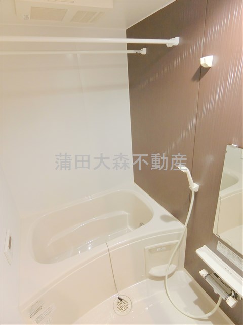 バス・シャワールーム　浴室乾燥機と追焚付のバスルーム　お風呂