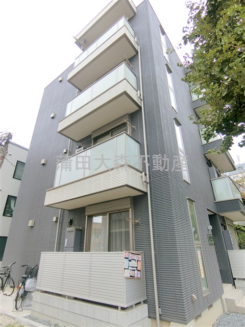 建物外観　2020年8月築　鉄骨造地上4階建て各階2部屋全部屋角部屋！