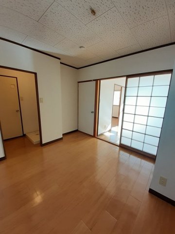 居室・リビング　居間です
