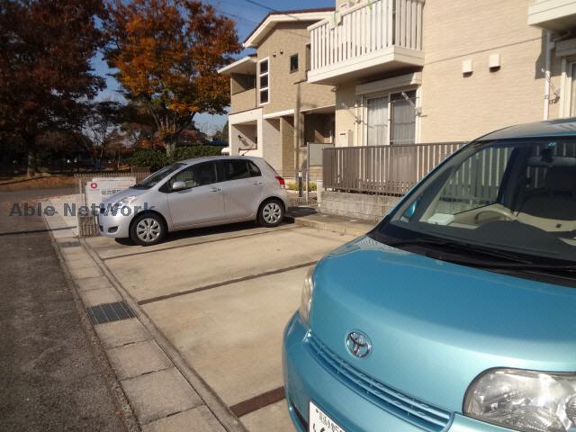 駐車場　駐車場