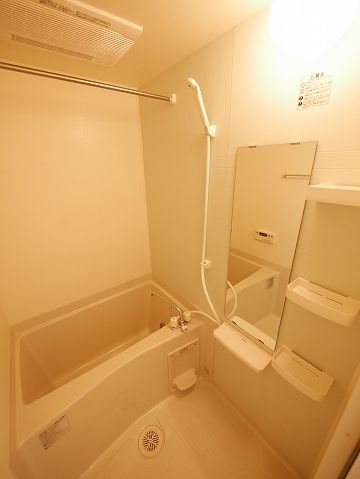 バス・シャワールーム　■浴室暖房乾燥機能