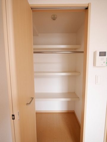 収納　■クローゼット収納