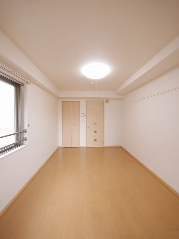 その他部屋・スペース　■洋室8.1畳