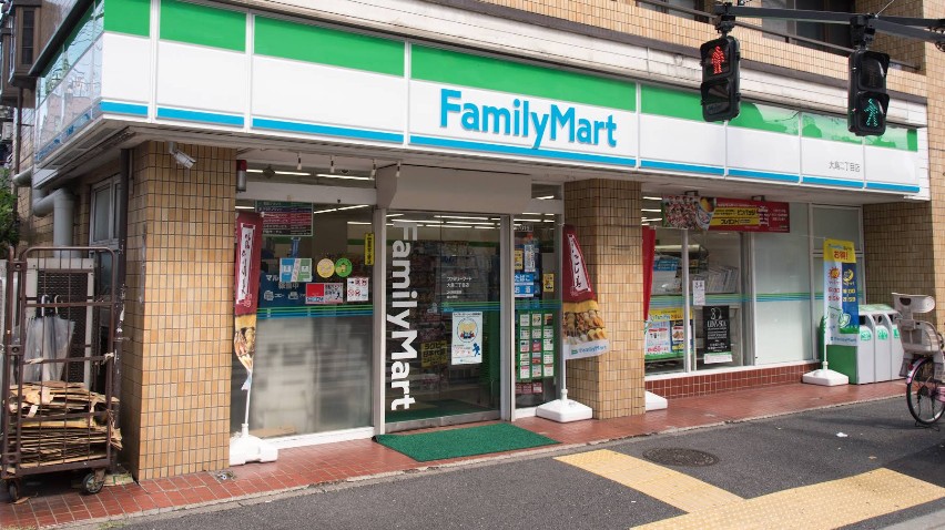 コンビニ　ファミリーマート大島二丁目店（コンビニ）まで49m