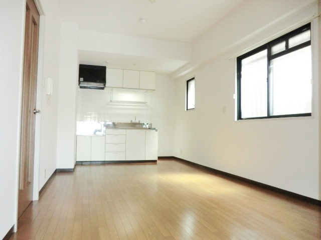 居室・リビング　角部屋住戸で過ごしやすく、おすすめです！
