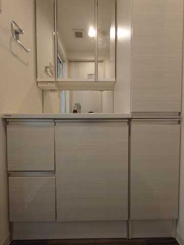 洗面設備　※参考写真です。似た間取りの別部屋になります。