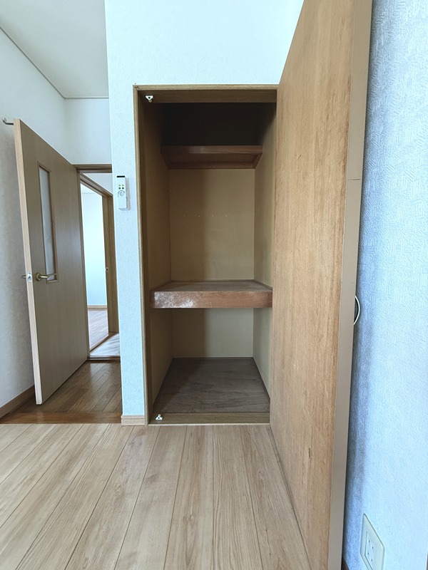 収納　洋室8帖　収納