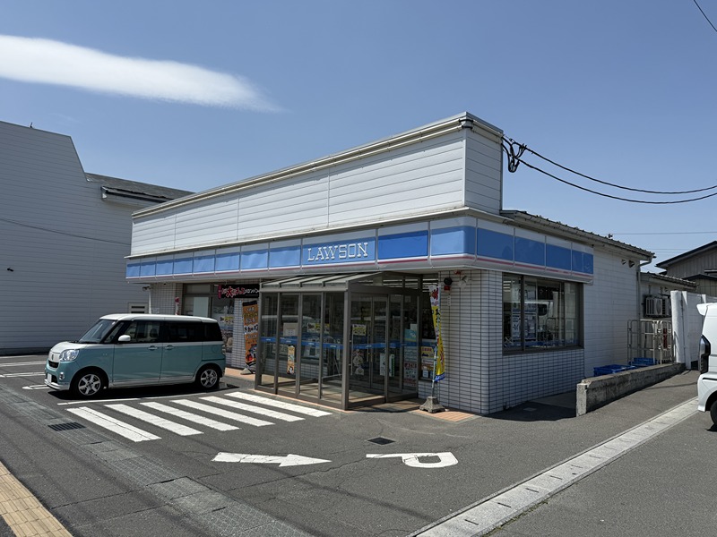 コンビニ　ローソン 八戸白銀五丁目店（コンビニ）まで292m