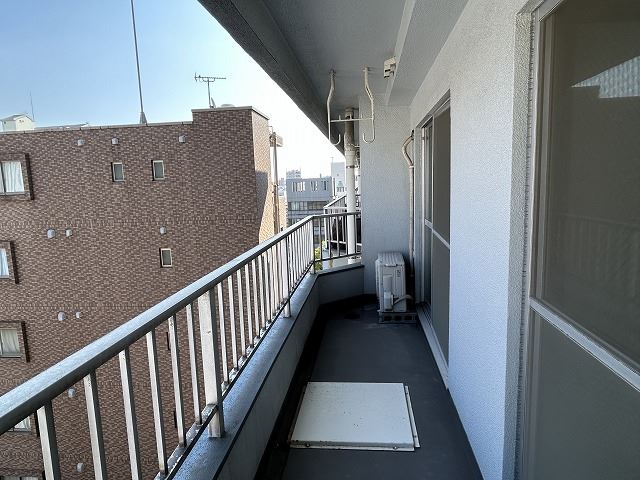 バルコニー　東向きのお部屋です