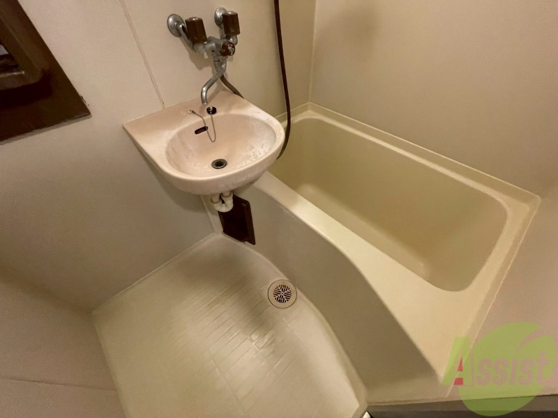 バス・シャワールーム　疲れを癒すには湯船でゆっくりするのが良いですよ。