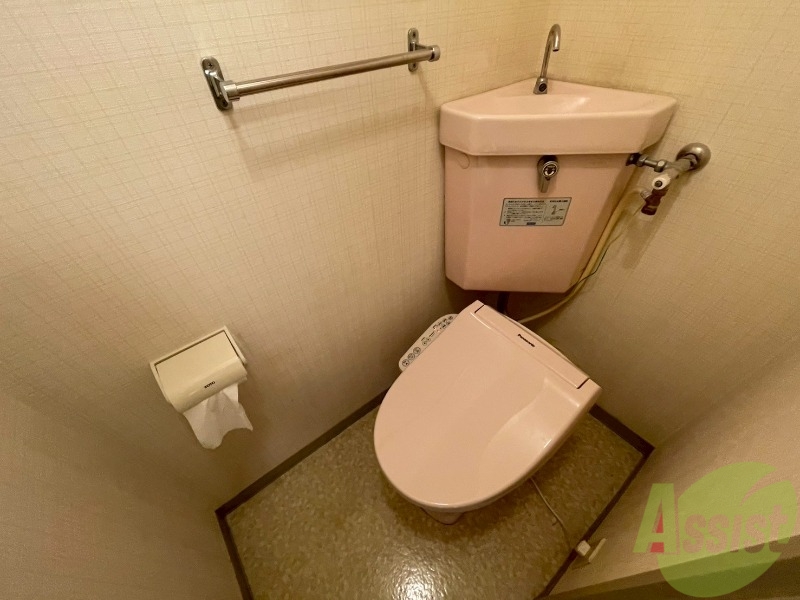 トイレ　ウォシュレット機能がついたトイレ。安心して使用できますね。