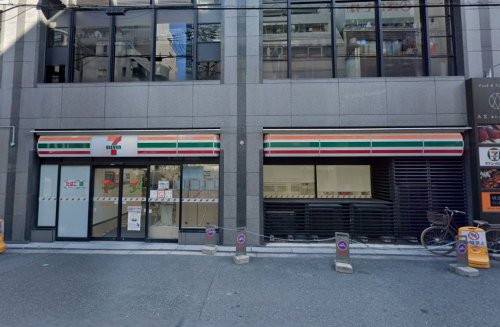 コンビニ　セブンイレブン 梅田曽根崎新地2丁目店（コンビニ）まで60m