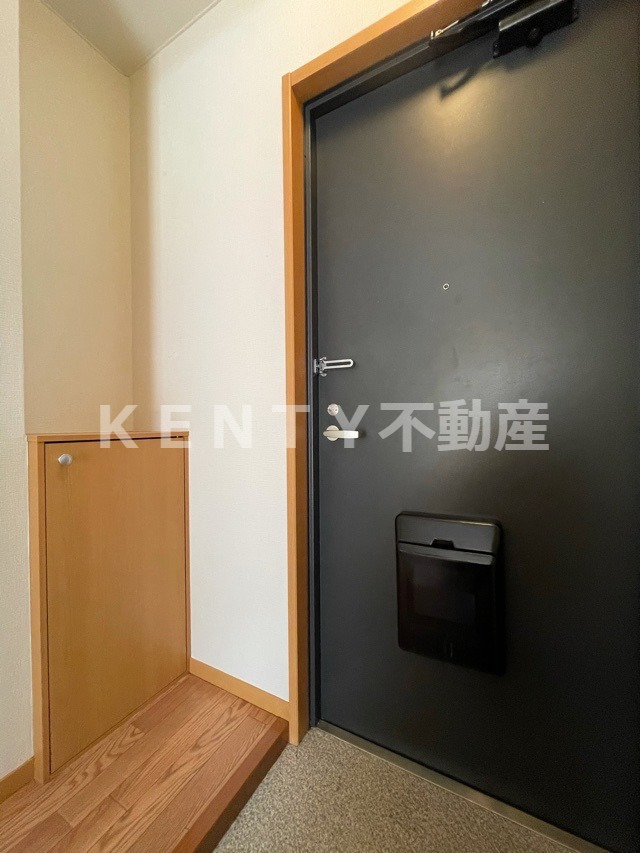 玄関　収納もある玄関です