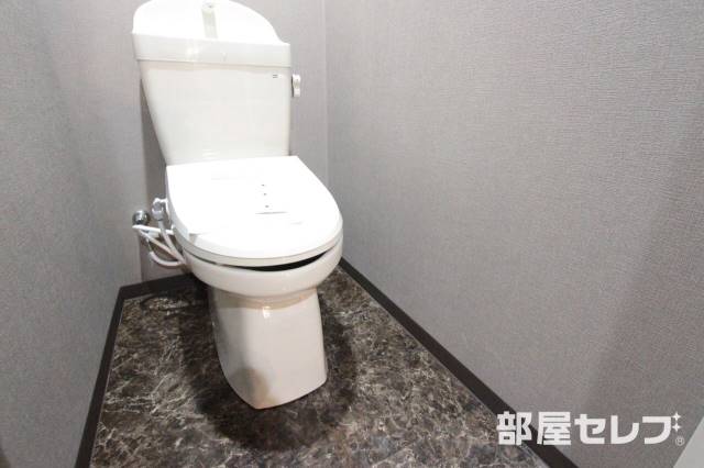 トイレ　清潔感のある色合いです