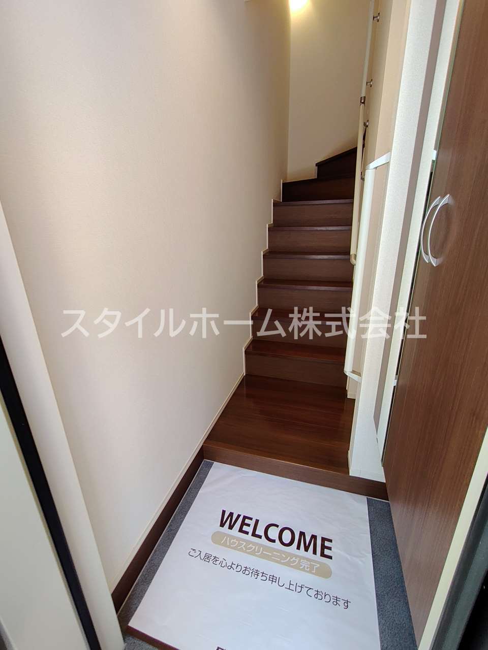 玄関　同建物内別部屋の写真です。