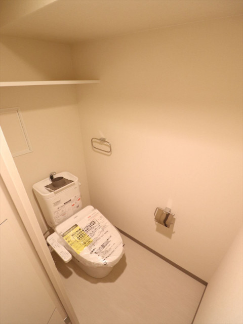 トイレ　ウォシュレット付き