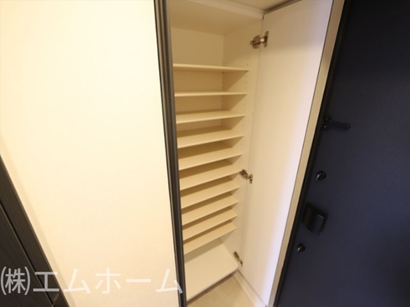 玄関　シューズボックス