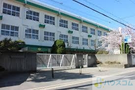 小学校　茨木市立東小学校（小学校）まで127m