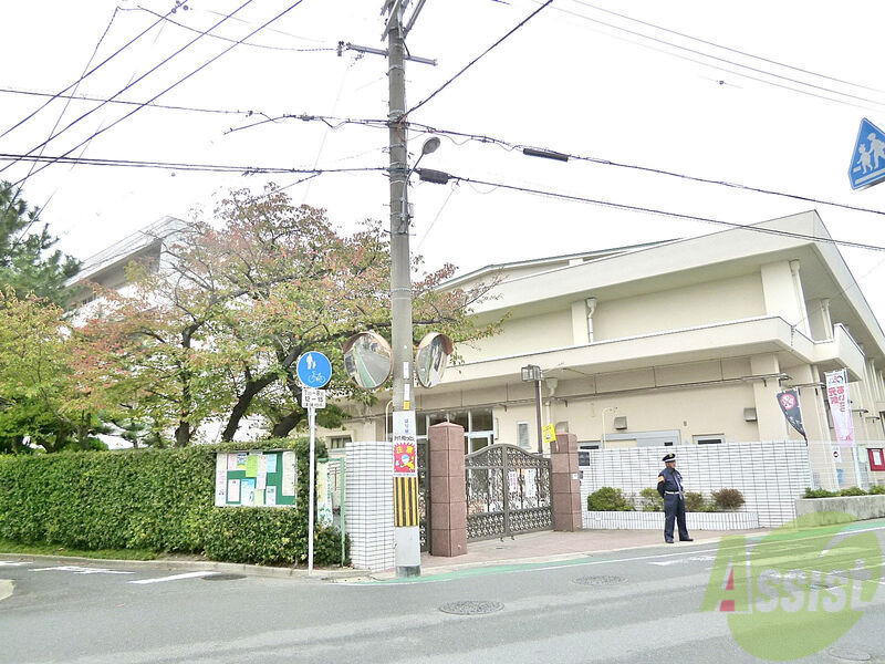 小学校　山田第二小学校（小学校）まで647m