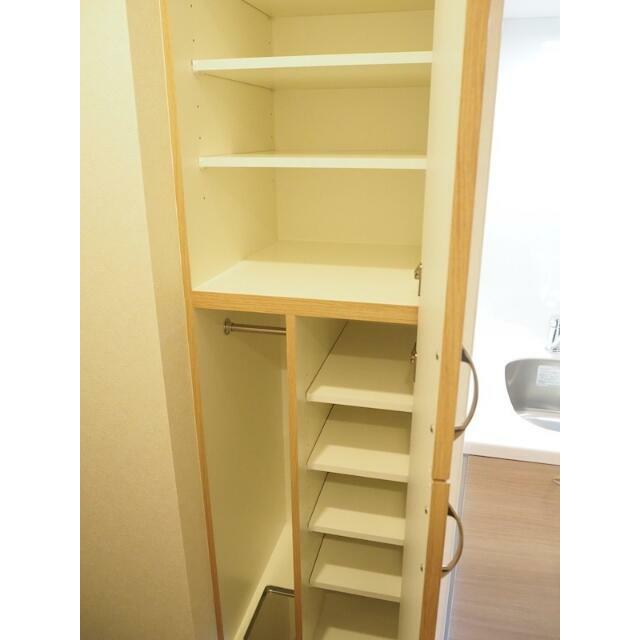 その他　下足入