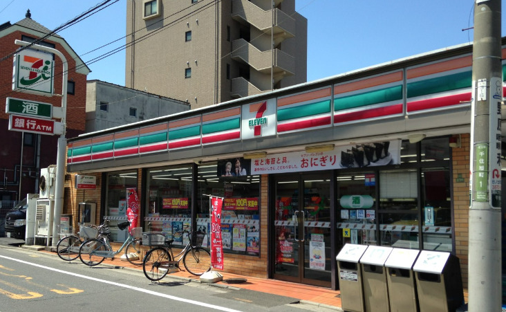 コンビニ　セブンイレブン 千住仲町店（コンビニ）まで389m