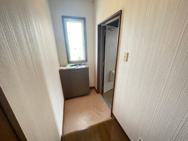 玄関　下駄箱あり