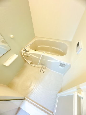 バス・シャワールーム　※クリーニング前のお部屋です